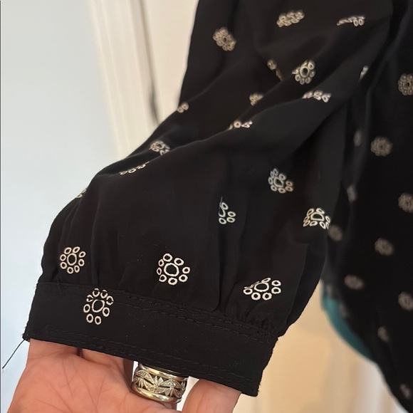 LOFT Black and White Floral Blouse - Picture 2 of 6